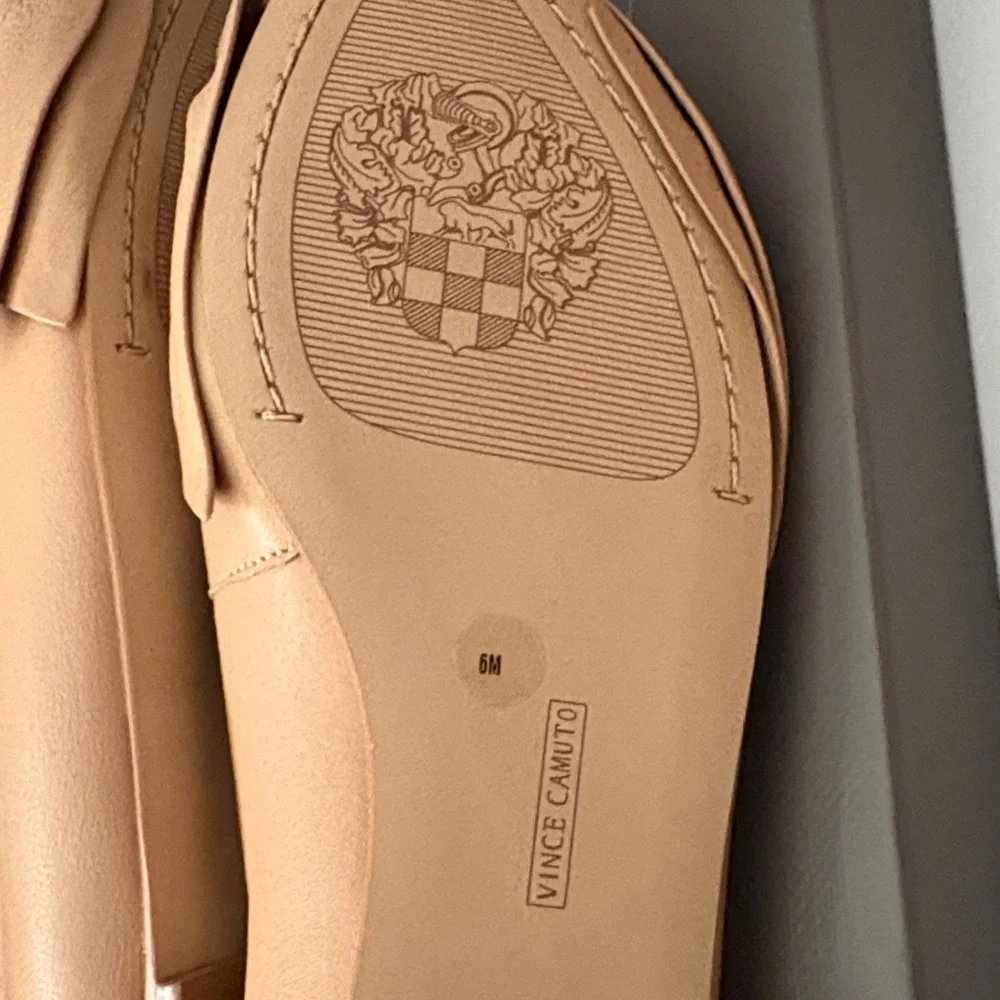 Vince Camuto Tan Knotted Pointed-Toe Flats NWOT - Picture 8 of 10